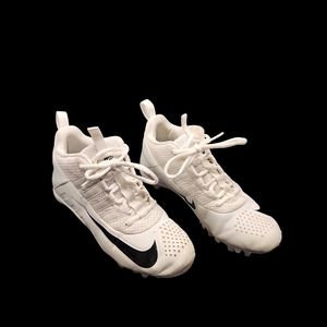 Youth 4.5 football/ lacrosse cleats